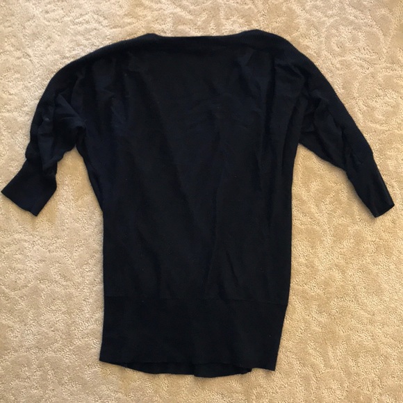 2 small maternity sweaters - Picture 8 of 8